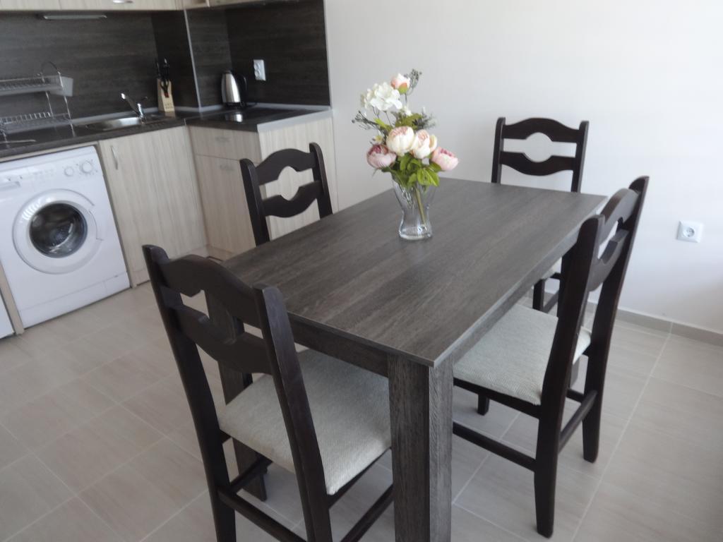 Capuccino Guest Apartments - Free Parking And Wi-Fi Sunny Beach Buitenkant foto