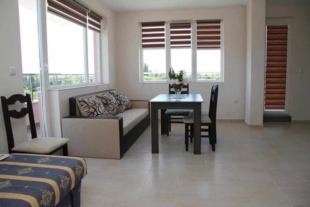 Capuccino Guest Apartments - Free Parking And Wi-Fi Sunny Beach Buitenkant foto