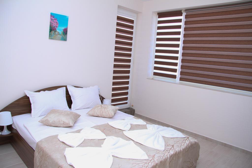 Capuccino Guest Apartments - Free Parking And Wi-Fi Sunny Beach Buitenkant foto