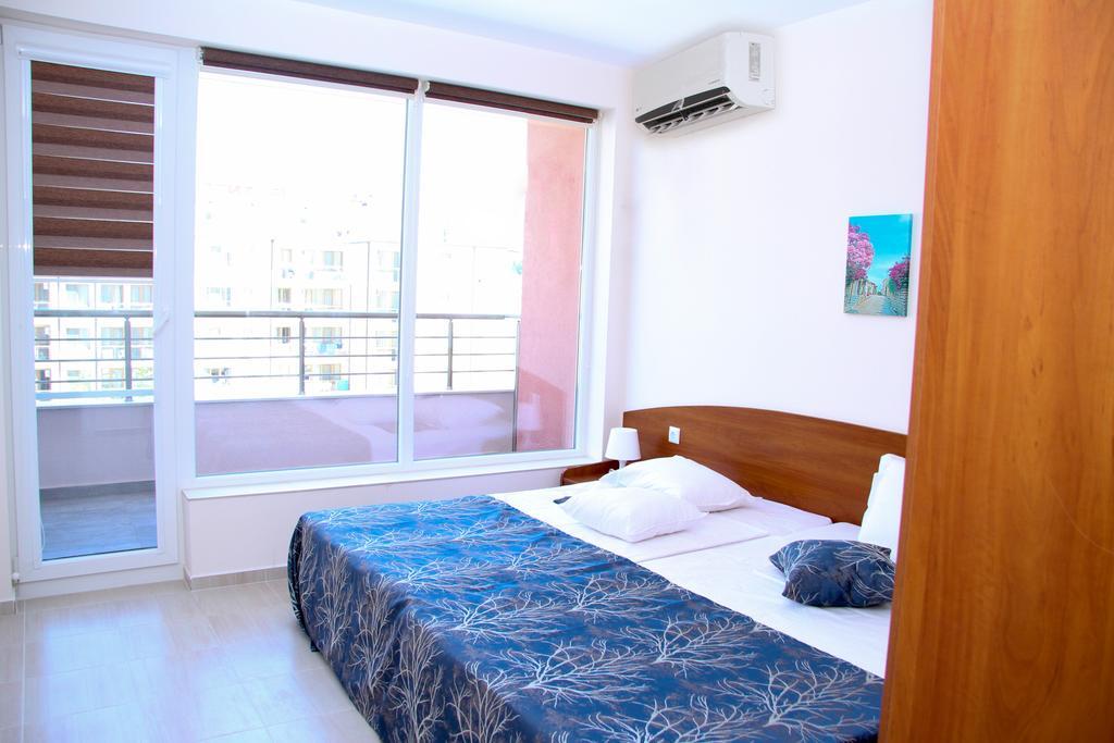 Capuccino Guest Apartments - Free Parking And Wi-Fi Sunny Beach Buitenkant foto