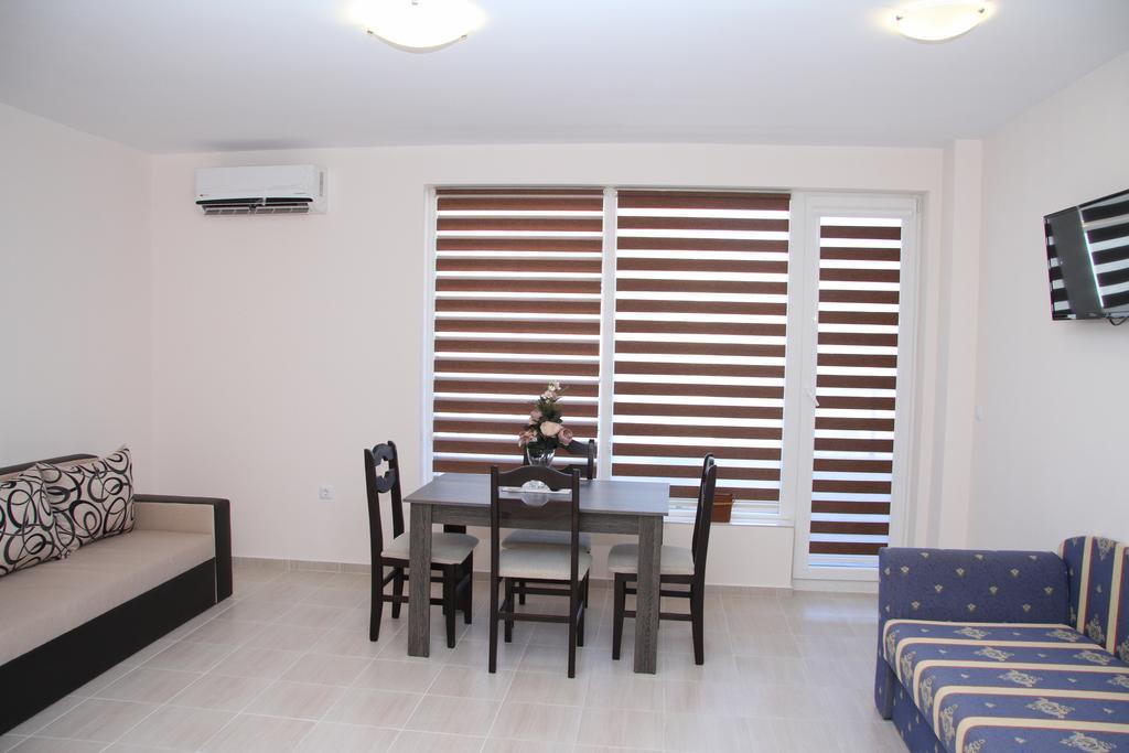 Capuccino Guest Apartments - Free Parking And Wi-Fi Sunny Beach Buitenkant foto