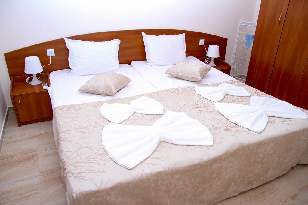 Capuccino Guest Apartments - Free Parking And Wi-Fi Sunny Beach Buitenkant foto