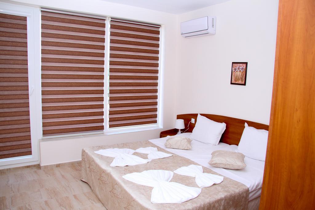 Capuccino Guest Apartments - Free Parking And Wi-Fi Sunny Beach Buitenkant foto