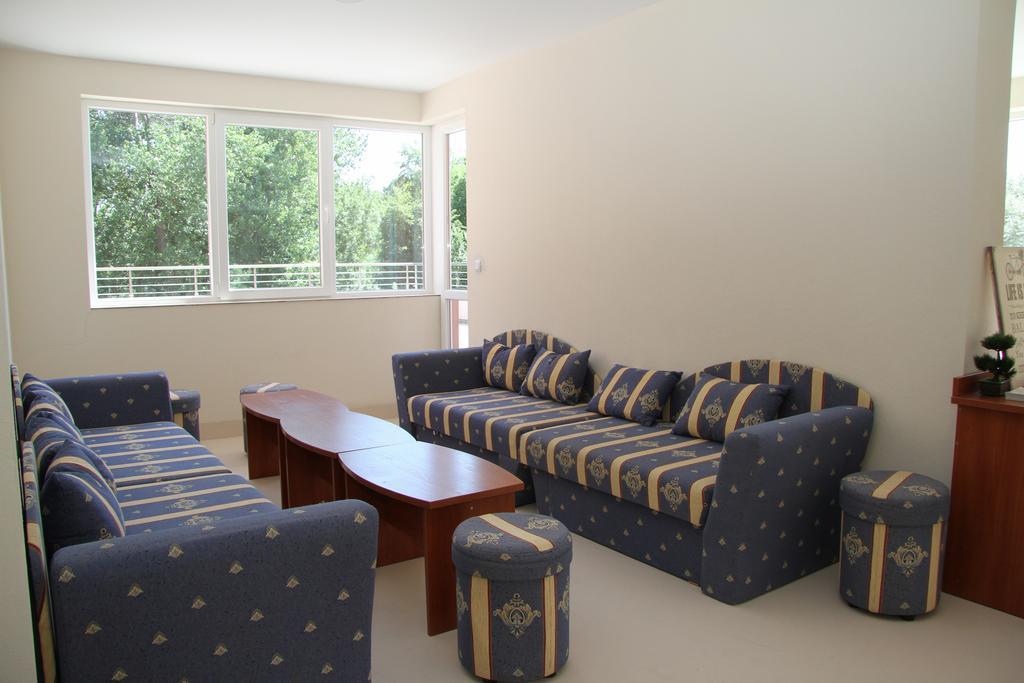 Capuccino Guest Apartments - Free Parking And Wi-Fi Sunny Beach Buitenkant foto