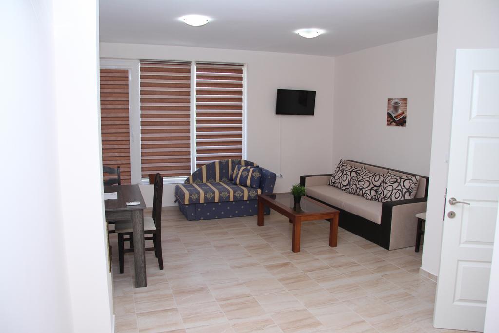 Capuccino Guest Apartments - Free Parking And Wi-Fi Sunny Beach Buitenkant foto